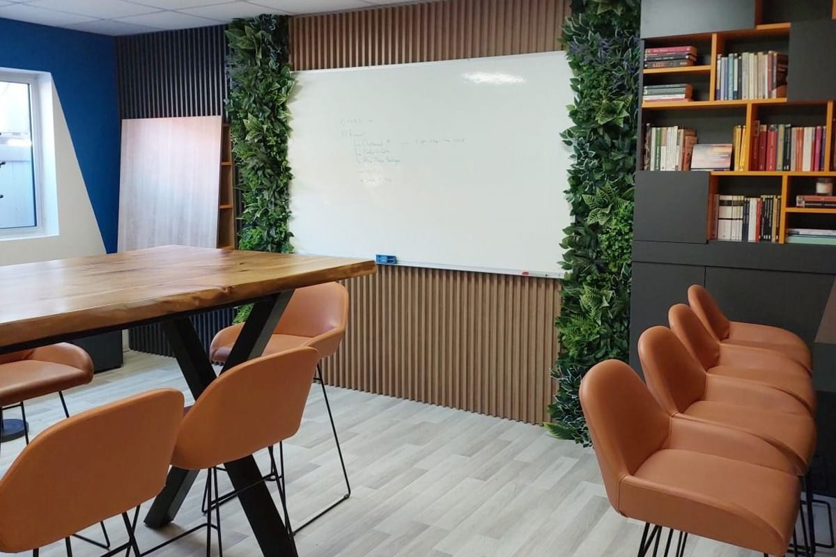 Magna Kocaeli anahtar teslim ofis projesi iç mekân uygulaması